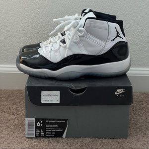 Air Jordan 11 Retro (GS) White/Black Concord 6.5Y/8W